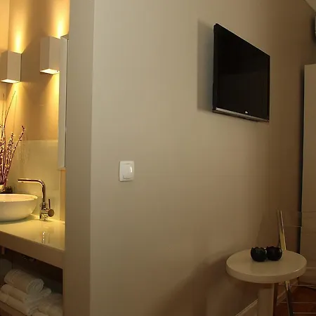 Castilho House Bed and Breakfast 4*